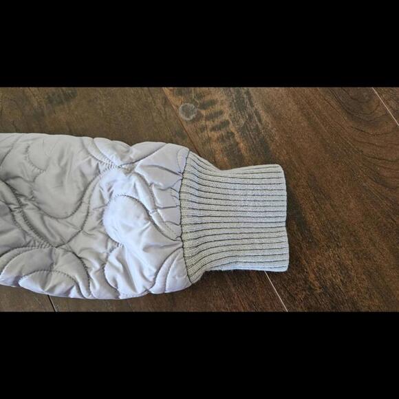 Old Navy Women's Stylish Gray Jacket with High Neck and Quilted Hearts Large - Picture 7 of 10